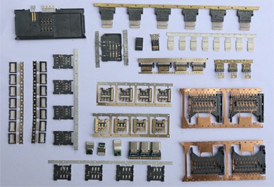 Высокоэффективная вертикальная высокоскоростная 85-тонная инжекционная литейная машина для небольших соединителей
